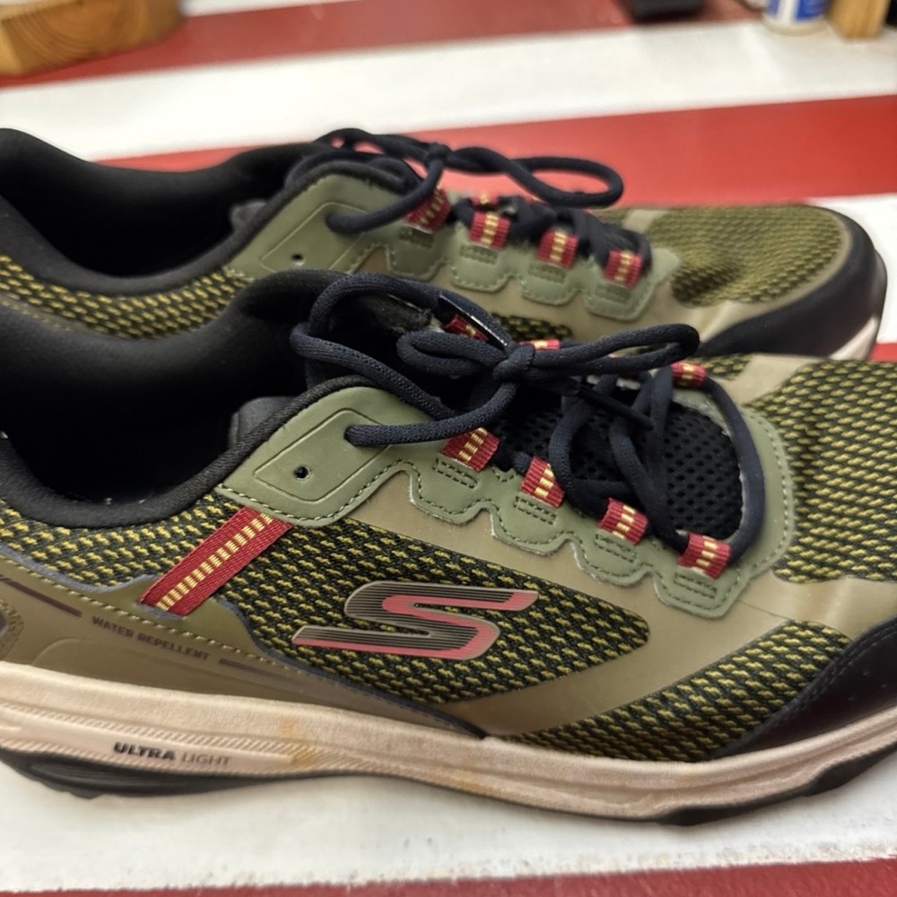 Sketchers size 12 men’s hiking boots - Picture 5 of 9